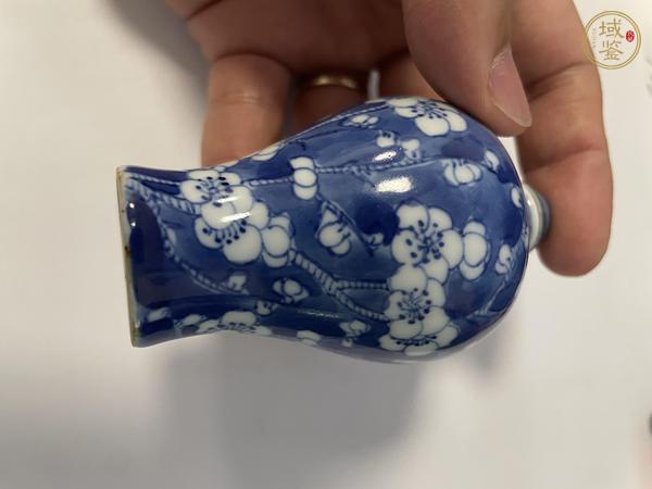 古玩陶瓷青花留白梅紋梅瓶式鼻煙壺真品鑒賞圖