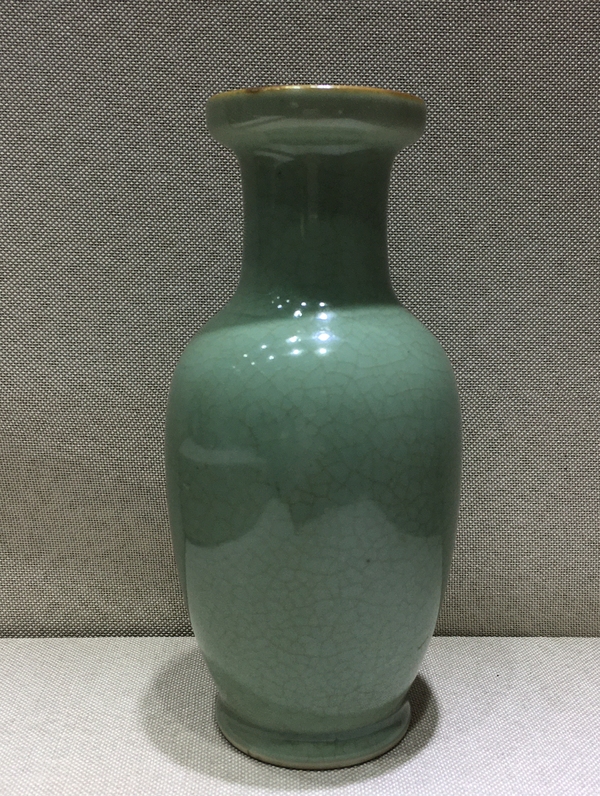 古玩陶瓷綠哥釉盤口瓶拍賣，當(dāng)前價(jià)格1600元