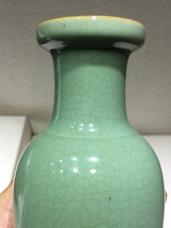 古玩陶瓷綠哥釉盤口瓶拍賣，當(dāng)前價(jià)格1600元