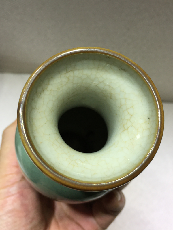 古玩陶瓷綠哥釉盤口瓶拍賣，當(dāng)前價(jià)格1600元