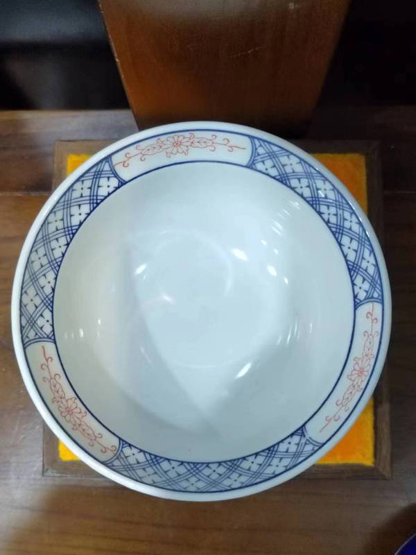 古玩陶瓷民國開窗亭臺樓閣花卉紋青花蓋碗拍賣,當前價格450元