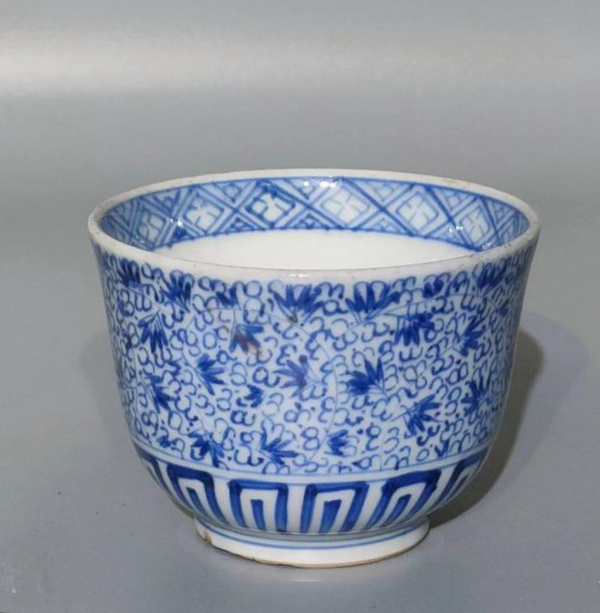 古玩陶瓷青花花卉紋杯拍賣,當(dāng)前價格0元