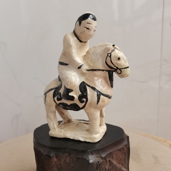 古玩陶瓷元代白衣少年騎馬瓷塑(館藏級精品)拍賣,當前價格8800元