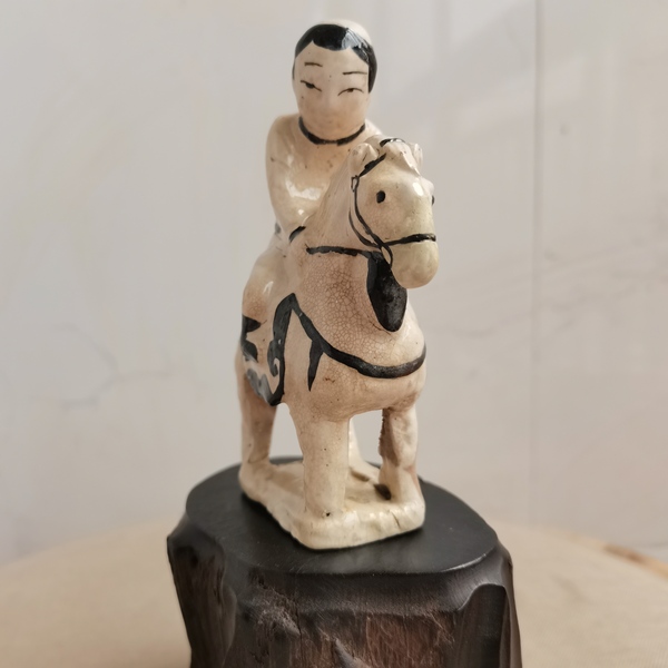古玩陶瓷元代白衣少年騎馬瓷塑(館藏級精品)拍賣,當前價格8800元