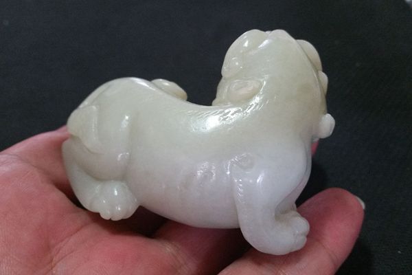 古玩玉器和田玉雕“瑞獸”擺件拍賣,當前價格1880元
