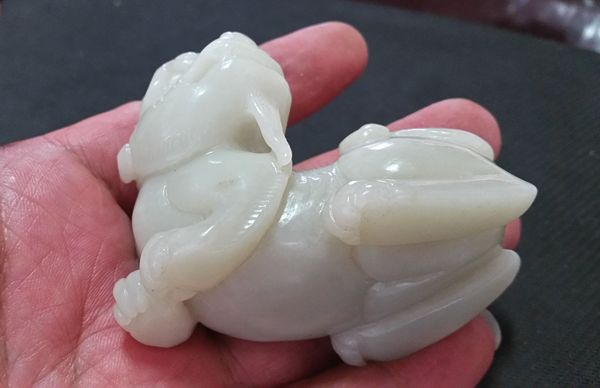 古玩玉器和田玉雕“瑞獸”擺件拍賣,當前價格1880元