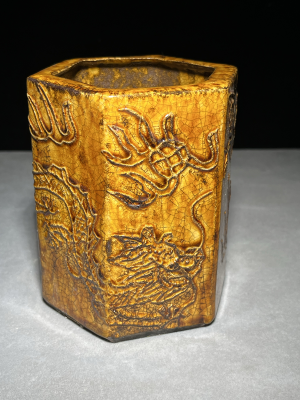 古玩陶瓷黃釉瀝粉趕珠龍紋筆筒拍賣,當(dāng)前價格2000元