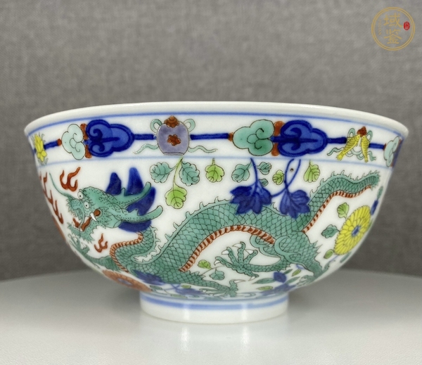 古玩陶瓷清光緒青花五彩龍鳳穿花紋碗真品鑒賞圖