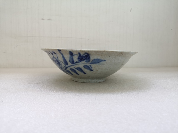 古玩陶瓷哥釉青花碗拍賣,當前價格680元