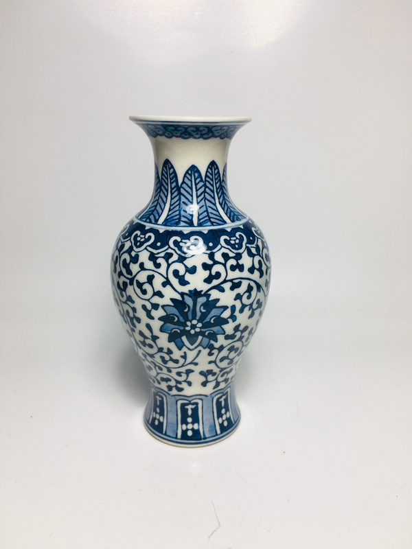 古玩陶瓷青花纏枝花紋瓶拍賣,當前價格600元