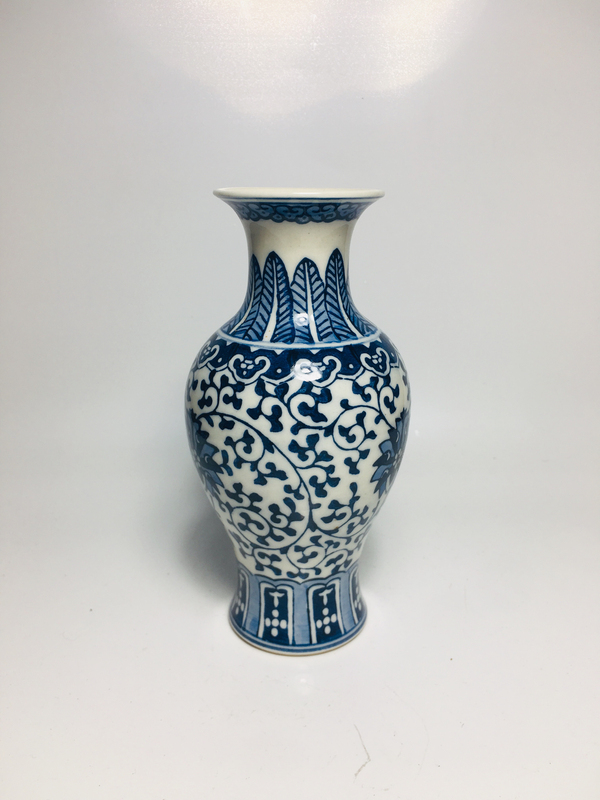古玩陶瓷青花纏枝花紋瓶拍賣,當前價格600元