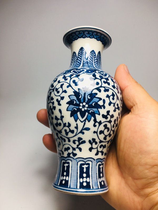 古玩陶瓷青花纏枝花紋瓶拍賣,當前價格600元