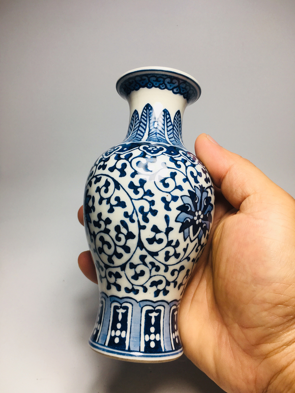 古玩陶瓷青花纏枝花紋瓶拍賣,當前價格600元