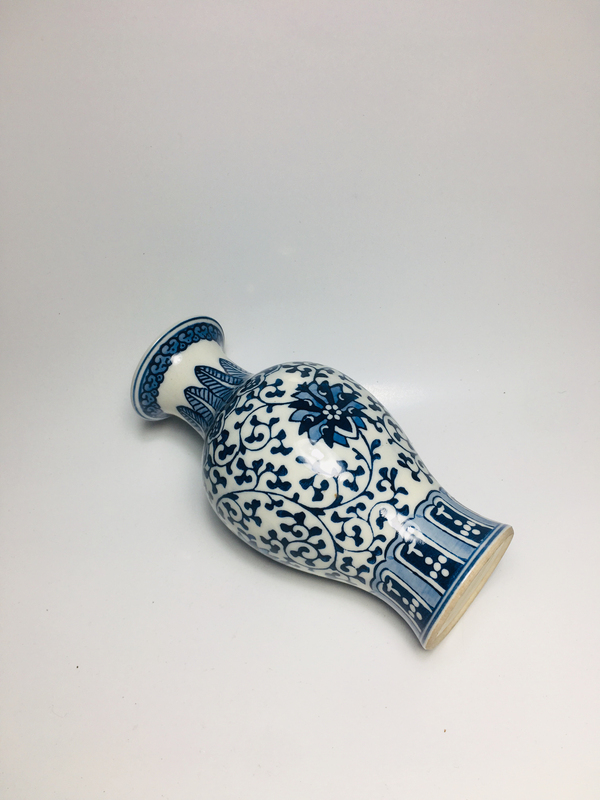 古玩陶瓷青花纏枝花紋瓶拍賣,當前價格600元