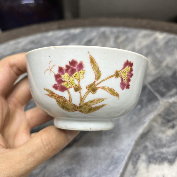 古玩陶瓷清晚期粉彩花卉紋碗拍賣,當前價格299元