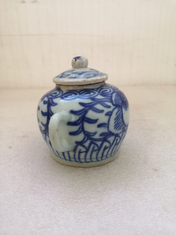 古玩陶瓷花卉紋青花執(zhí)壺拍賣,當(dāng)前價格980元
