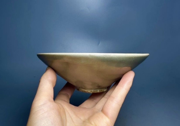 古玩陶瓷五代耀州窯青釉斗笠盞拍賣,當前價格36000元