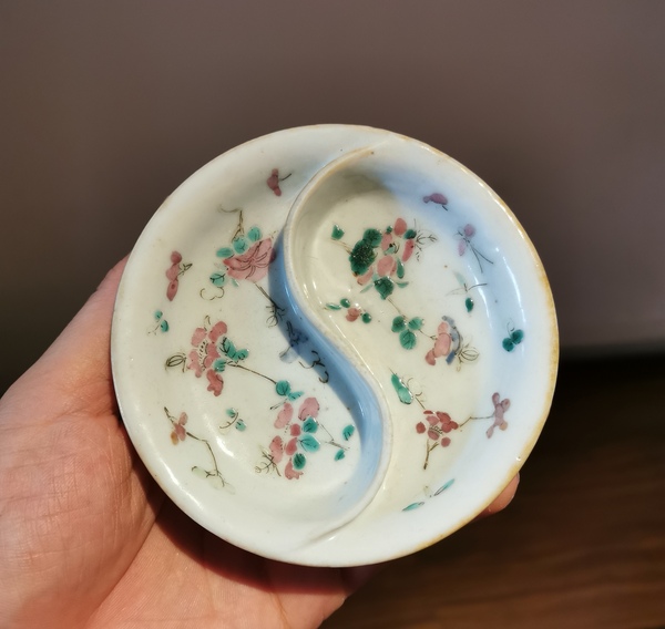 古玩陶瓷清晚期粉彩花卉紋調(diào)色洗（文房）拍賣(mài)，當(dāng)前價(jià)格0元