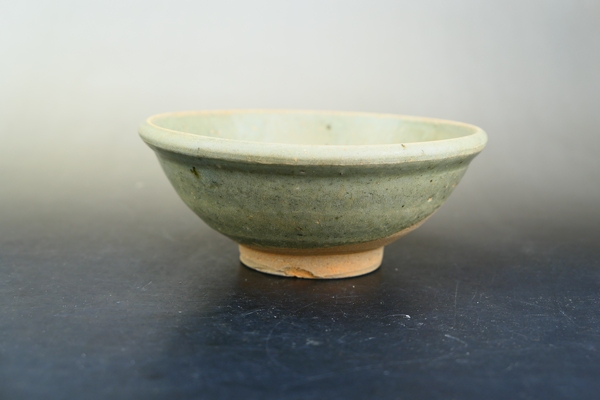古玩陶瓷元代.龍泉窯青瓷唇口碗(1279-1368)拍賣,當(dāng)前價格1600元