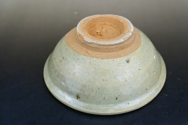 古玩陶瓷元代.龍泉窯青瓷唇口碗(1279-1368)拍賣,當(dāng)前價格1600元