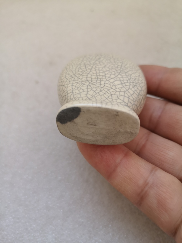 古玩陶瓷哥釉鼻煙壺拍賣,當前價格168元