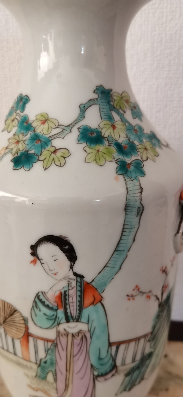 古玩陶瓷粉彩人物故事瓶拍賣,當前價格1600元