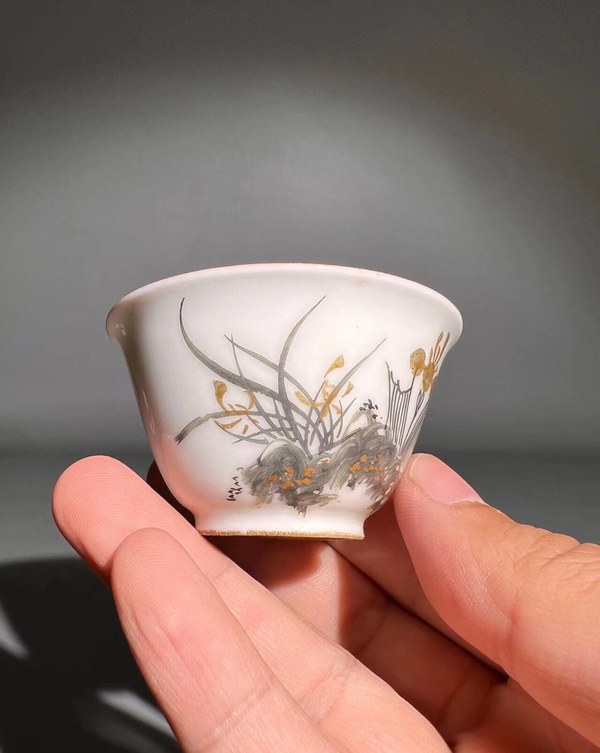 古玩陶瓷精品墨彩描金花卉詩文杯拍賣,當前價格450元