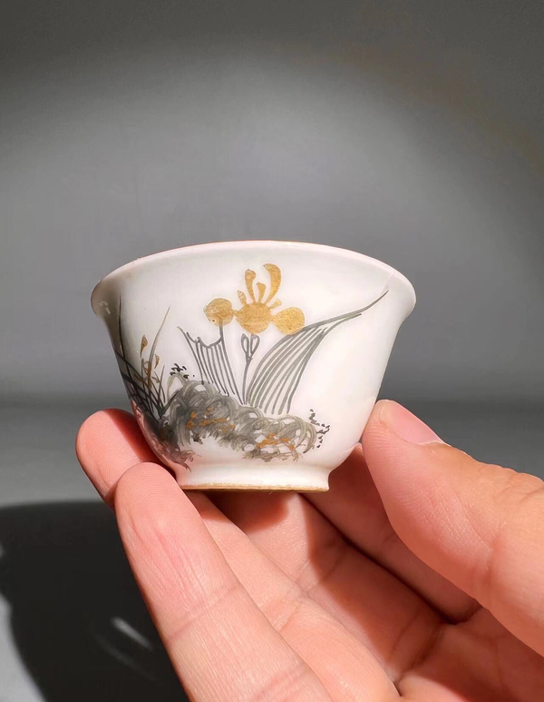 古玩陶瓷精品墨彩描金花卉詩文杯拍賣,當前價格450元