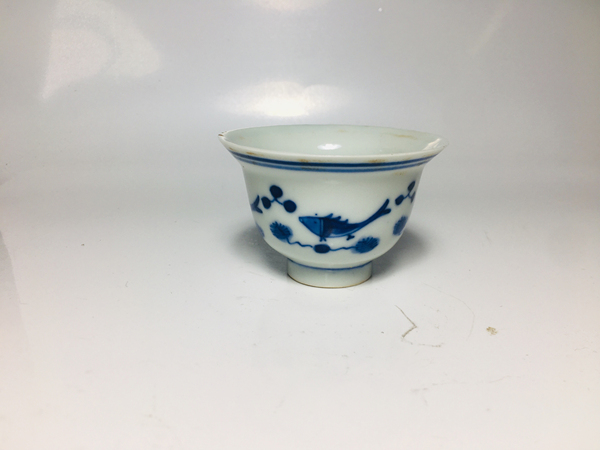 古玩陶瓷中華珍品款青花魚藻紋杯拍賣，當(dāng)前價格1888元