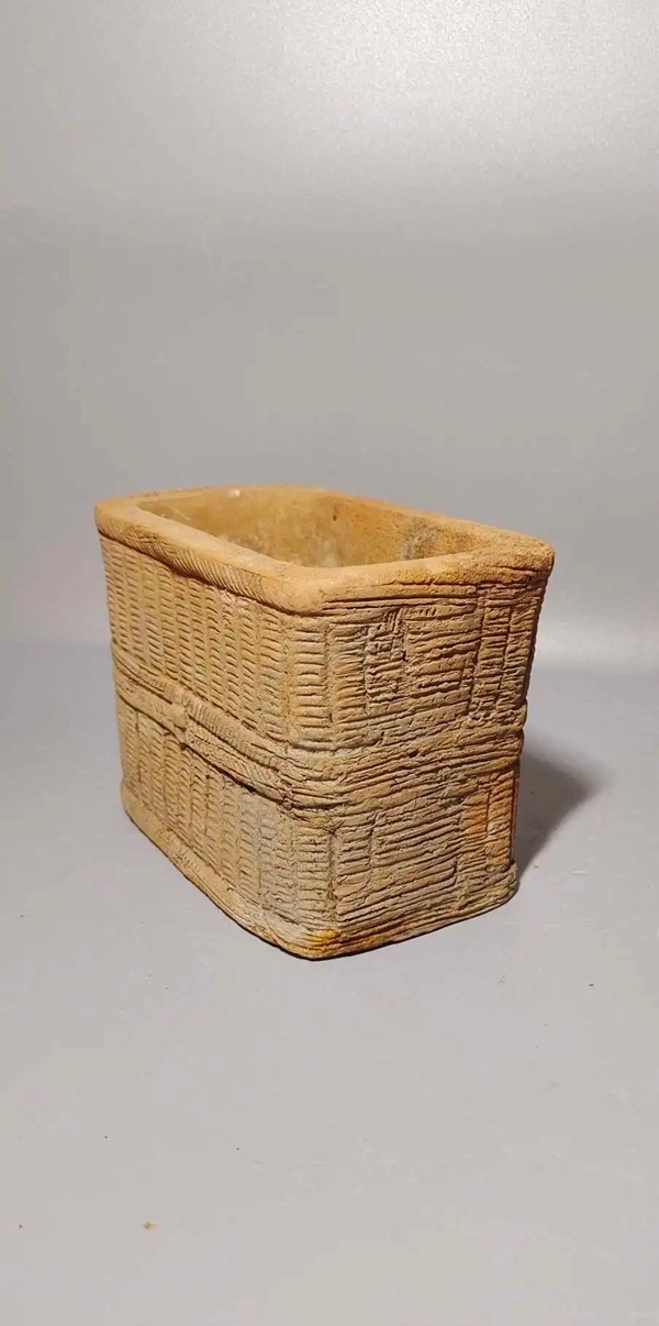 古玩陶瓷陶箱拍賣,當(dāng)前價(jià)格888元