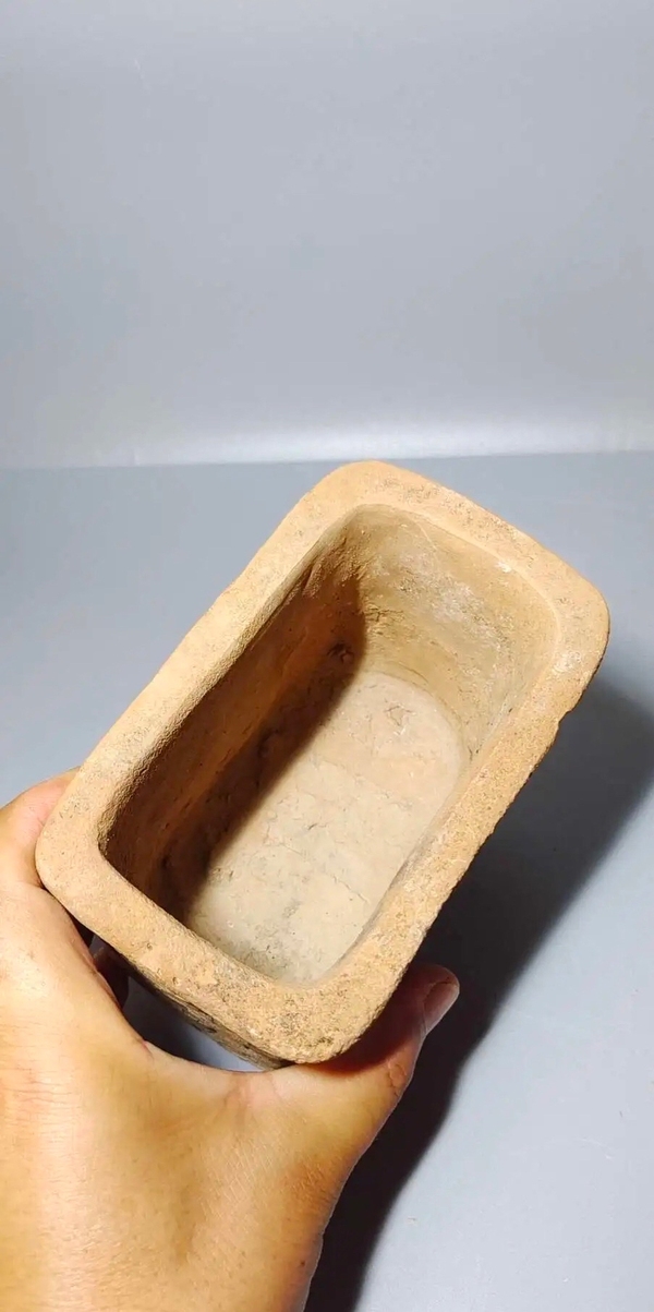 古玩陶瓷陶箱拍賣,當(dāng)前價(jià)格888元