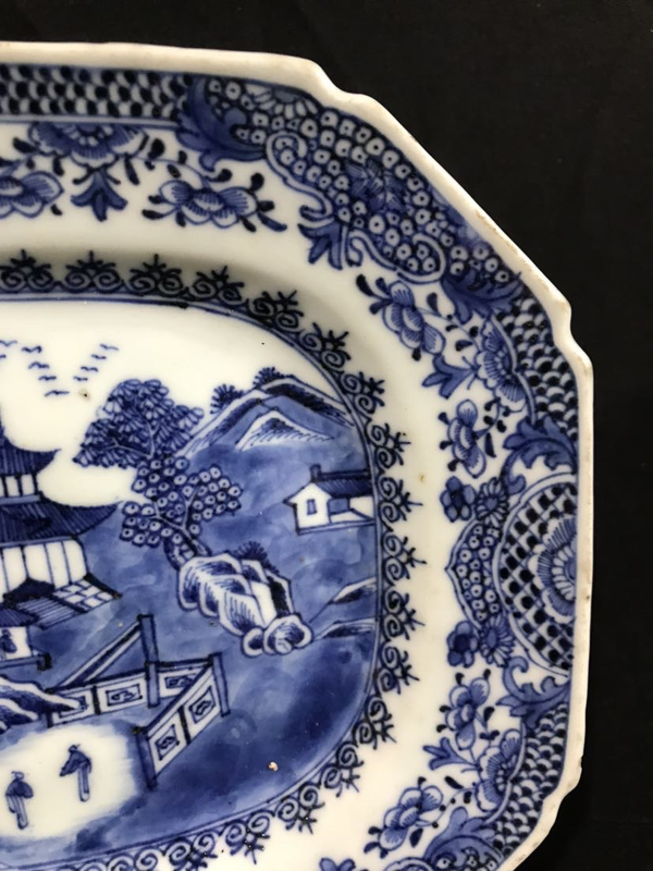 古玩陶瓷清乾隆青花亭臺樓閣山水紋方盤拍賣,當前價格1588元
