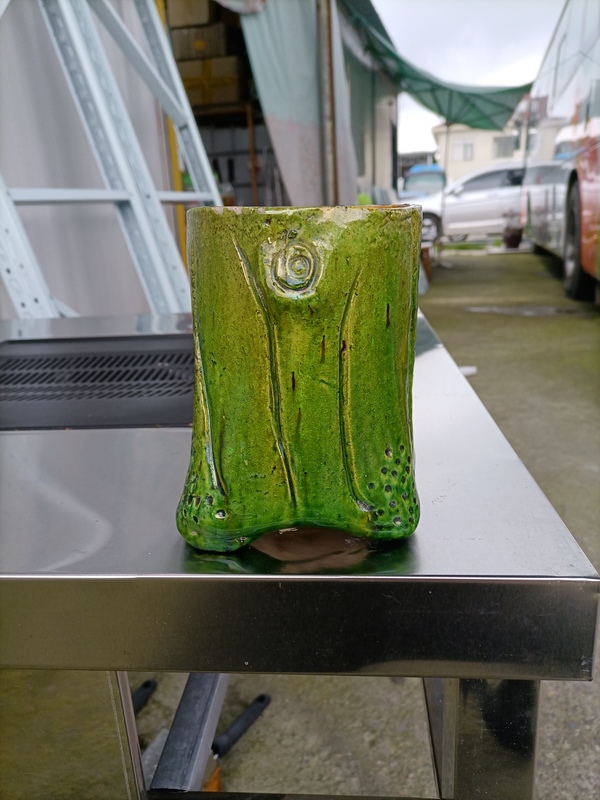 古玩陶瓷綠釉樹樁型筆筒拍賣,當前價格700元