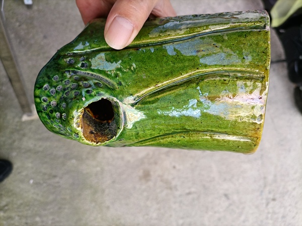 古玩陶瓷綠釉樹樁型筆筒拍賣,當前價格700元