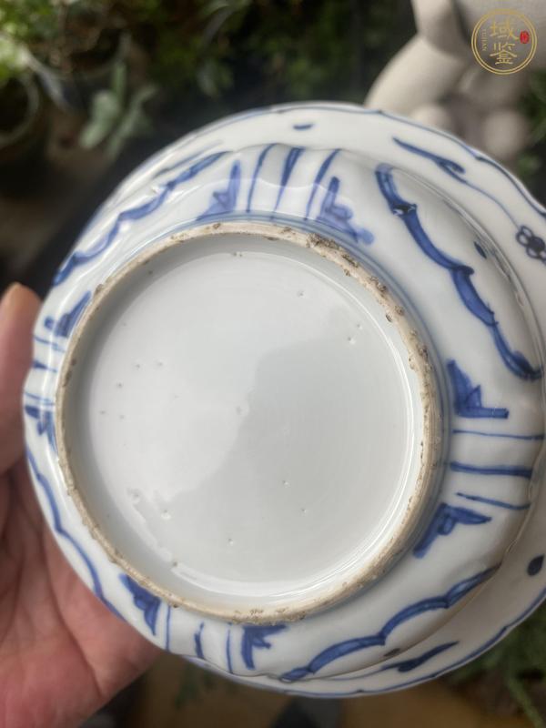 古玩陶瓷明晚·青花雜寶紋花口折沿碗真品鑒賞圖