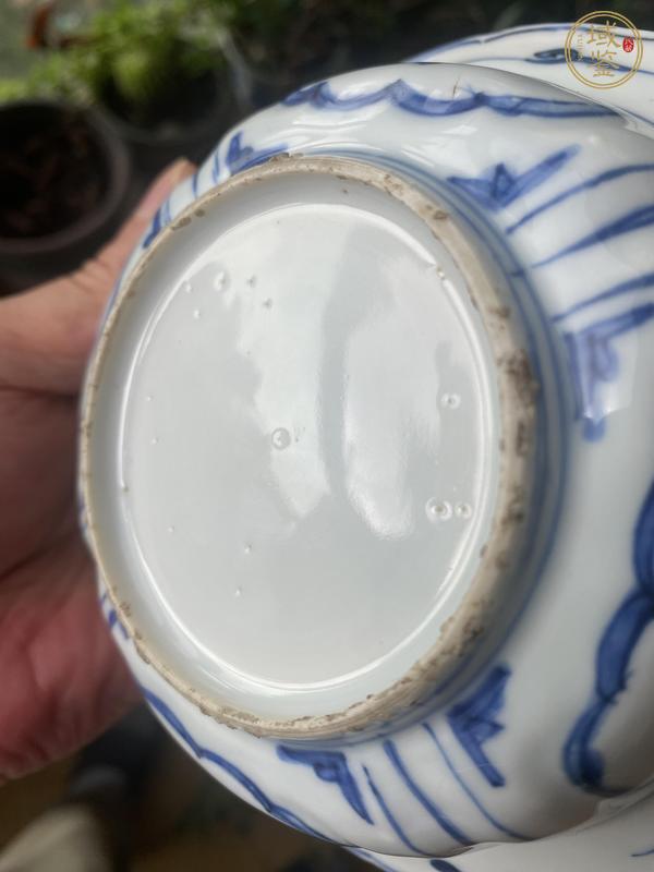 古玩陶瓷明晚·青花雜寶紋花口折沿碗真品鑒賞圖