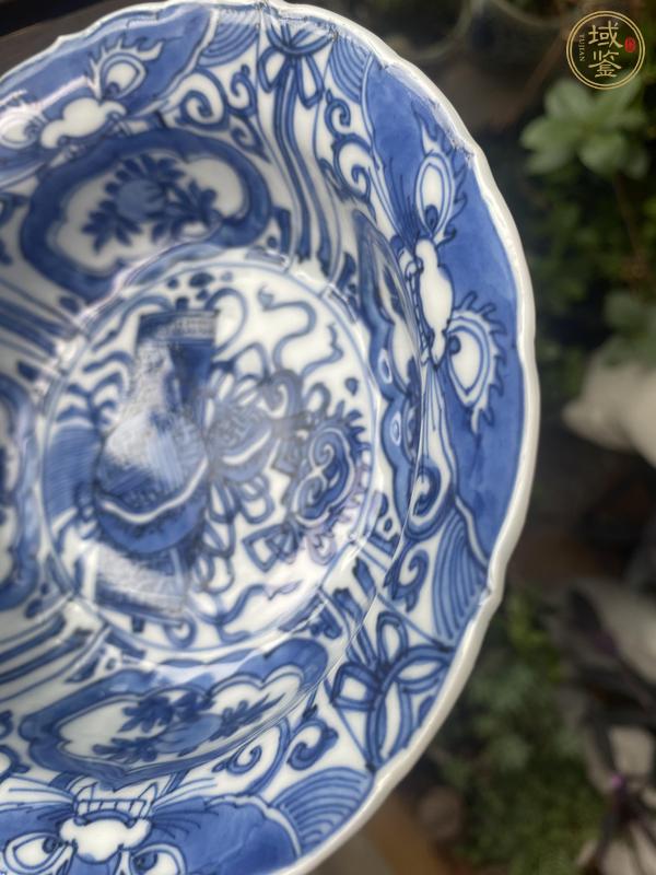 古玩陶瓷明晚·青花雜寶紋花口折沿碗真品鑒賞圖