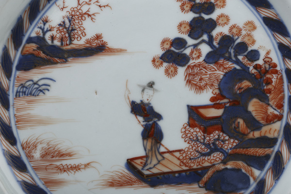 古玩陶瓷清乾隆·青花礬紅描金仕女圖折沿盤拍賣，當前價格255元