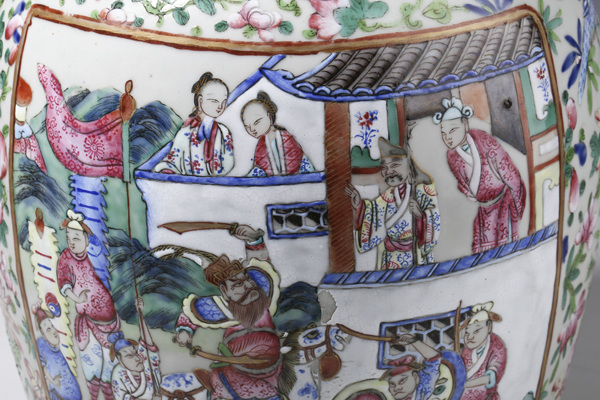 古玩陶瓷晚清·粉彩紫藤花鳥(niǎo)紋雙耳大瓶拍賣，當(dāng)前價(jià)格888元