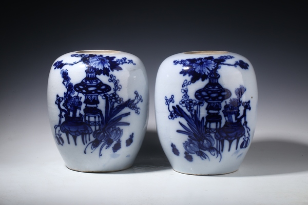 古玩陶瓷一對青花雜寶紋冬瓜罐拍賣,當(dāng)前價(jià)格3200元