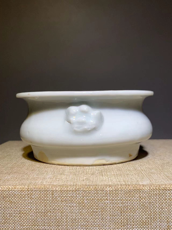 古玩陶瓷(精美)白釉獸耳香爐拍賣(mài),當(dāng)前價(jià)格0元