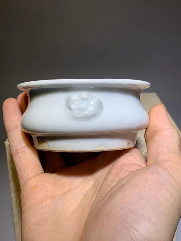 古玩陶瓷(精美)白釉獸耳香爐拍賣(mài),當(dāng)前價(jià)格0元