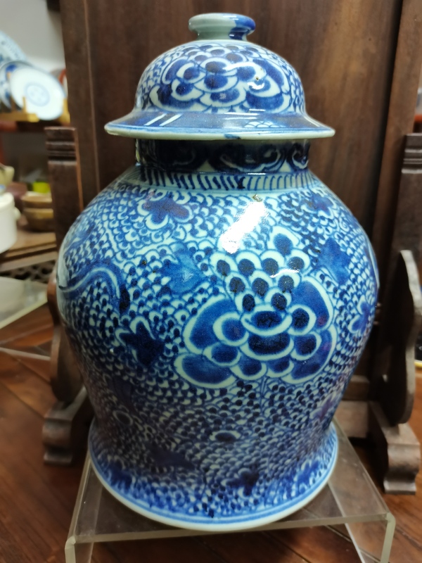 古玩陶瓷青花鳳穿牡丹花紋將軍罐拍賣,當(dāng)前價(jià)格30000元
