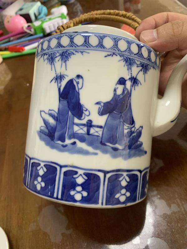 古玩陶瓷青花人物茶壺拍賣,當前價格3600元