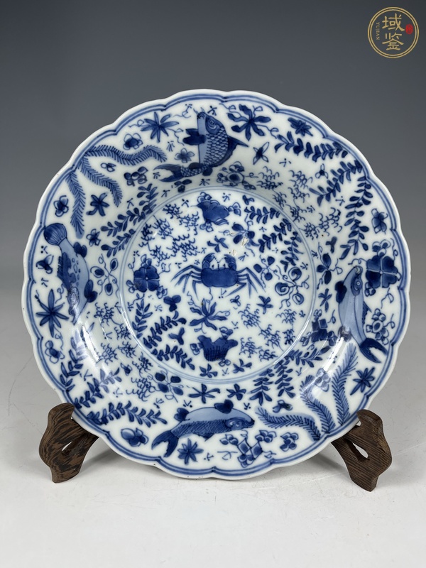 古玩陶瓷康熙·青花魚蟹紋花口盤真品鑒賞圖