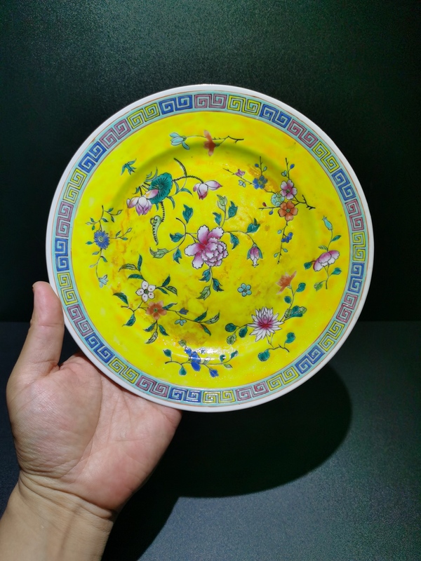 古玩轉(zhuǎn)賣(mài)賽官窯黃地粉彩花卉盤(pán)拍賣(mài),當(dāng)前價(jià)格2999元