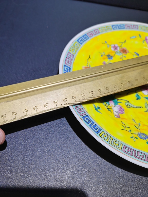 古玩陶瓷賽官窯黃地粉彩花卉盤拍賣,當前價格800元