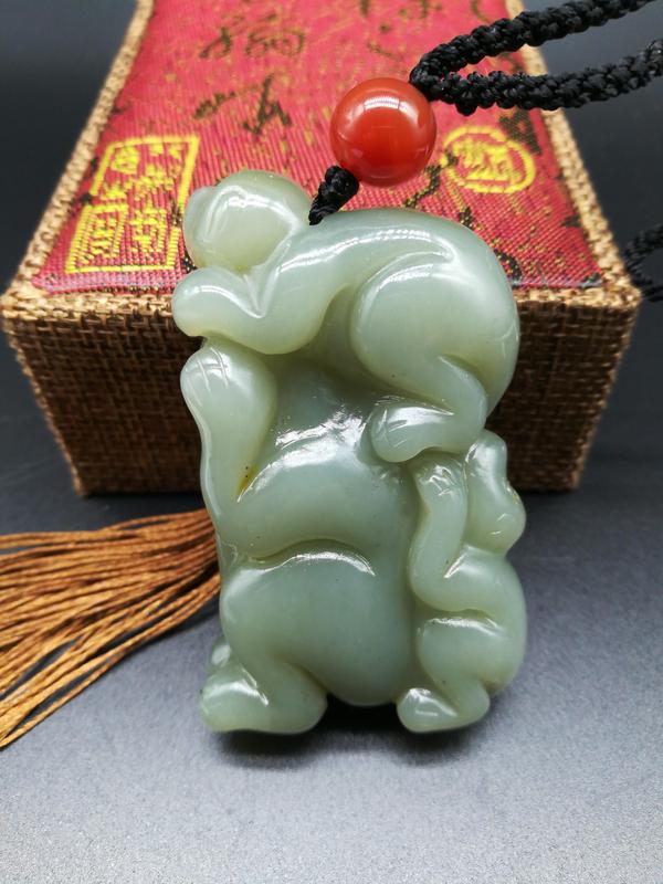 古玩玉器輩輩侯手把件掛件拍賣,當前價格266元