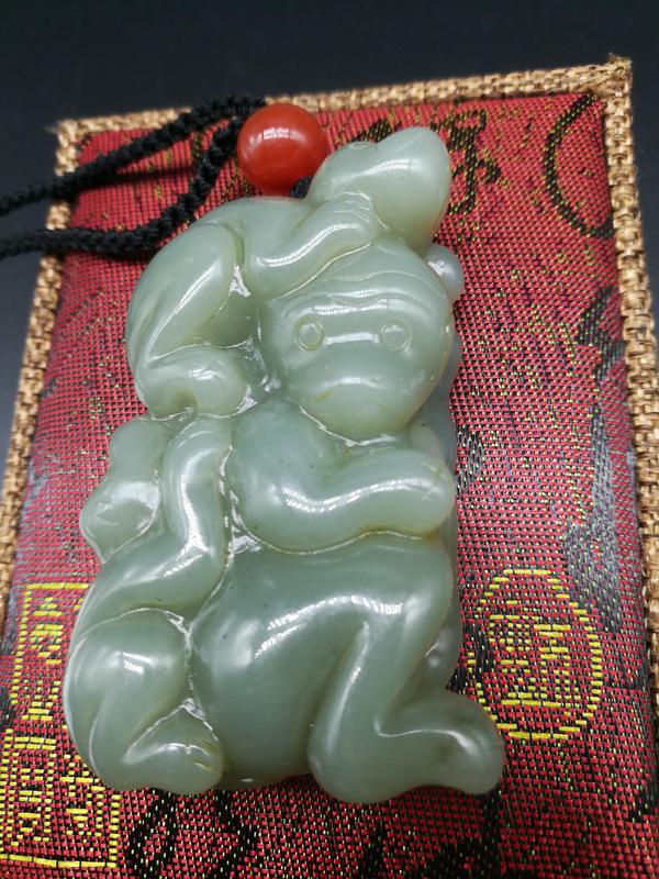 古玩玉器輩輩侯手把件掛件拍賣,當前價格266元