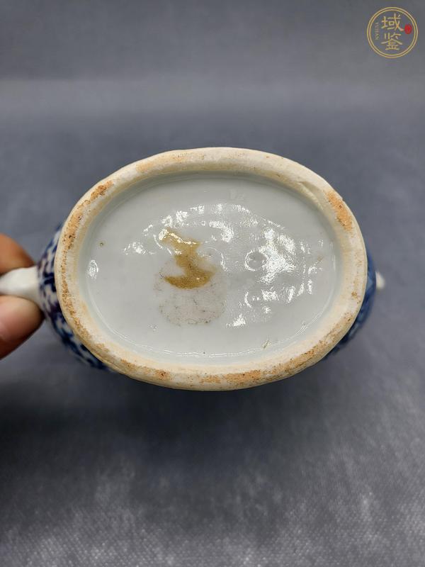 古玩陶瓷青花人物紋抱月瓶型茶壺真品鑒賞圖